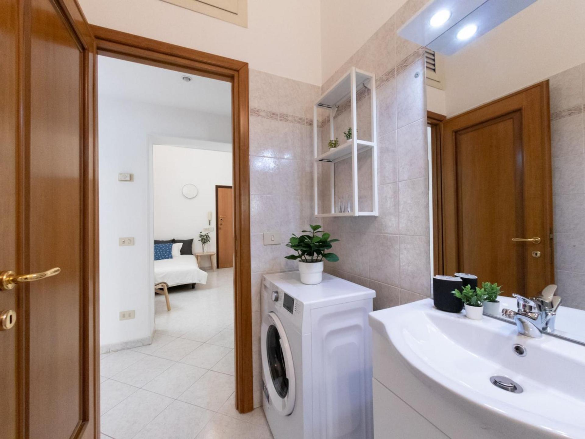 The Best Rent - Lovely Two-Bedroom Apartment Near Termini Station 罗马 外观 照片