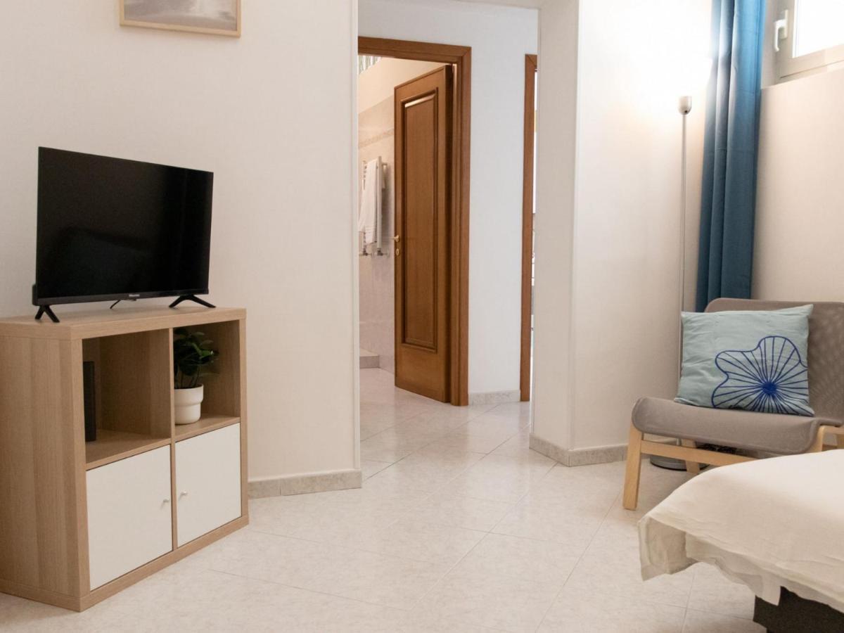 The Best Rent - Lovely Two-Bedroom Apartment Near Termini Station 罗马 外观 照片